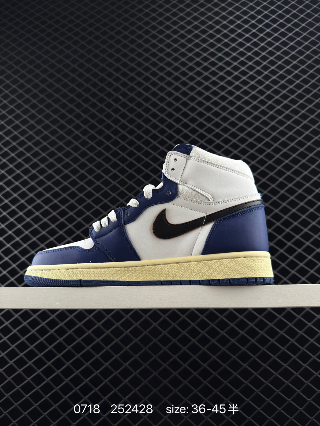 Nike Air Jordan 1 Retro High OG”Black/White“